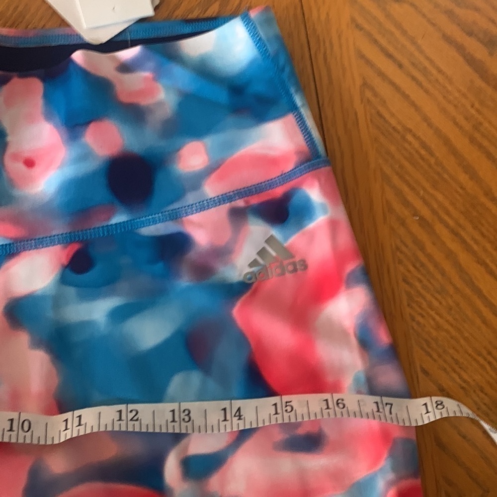 𝅺NWT Adidas workout capri pants - Picture 6 of 7